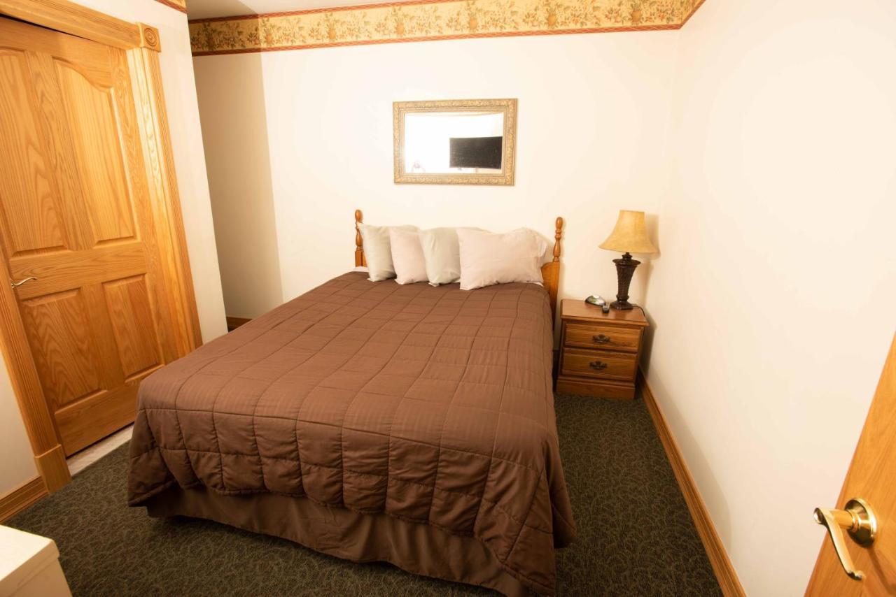 Blue Spruce Motel Massena Ngoại thất bức ảnh