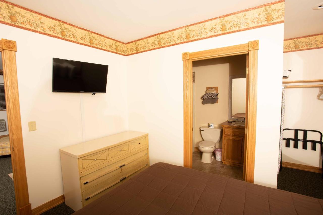 Blue Spruce Motel Massena Ngoại thất bức ảnh